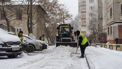 Серпуховских автовладельцев просят освободить дороги для проезда уборочной техники - runews24.ru - Московская обл.
