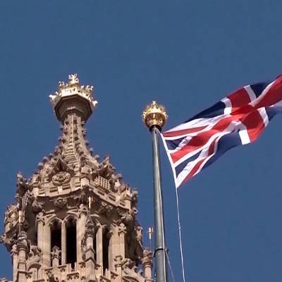 Борис Джонсон - Жители Великобритании массово раскупают авиабилеты и летние туры - radiomayak.ru - Англия