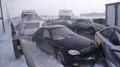 На трассе в Башкирии столкнулись 19 автомобилей - iz.ru - Башкирия - Уфа - Оренбург - район Аургазинский