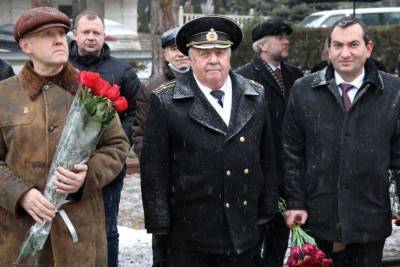 Дмитрий Ворошилов - Роман Амстиславский возложил цветы в память защитников Отчества в Пятигорске - kavkaz.mk.ru - Пятигорск - Пензенская обл.