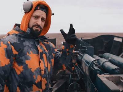 Из гаубицы по бензовозу: как Россия отметила 23 февраля - bloknot.ru