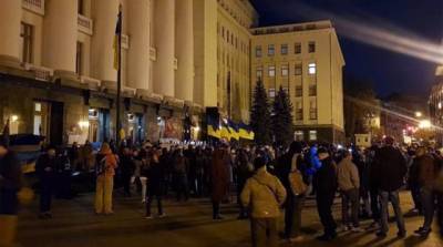 В Киеве между протестующими и полицией начались столкновения - news-front.info - Украина - Киев