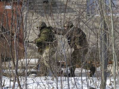 Снайпер боевиков ранил украинского военного на Донбассе – группировка "Восток" - gordonua.com - Россия - Крым - Донбасс - Донецкая обл.