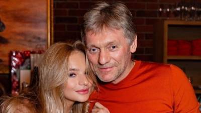 Дмитрий Песков - «Такой красавчик»: дочь Пескова опубликовала очень редкие фото младшего брата - 5-tv.ru - Мурманск