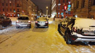 На Васильевском острове резко затормозивший BMW возмутил водителей - piter.tv - Санкт-Петербург