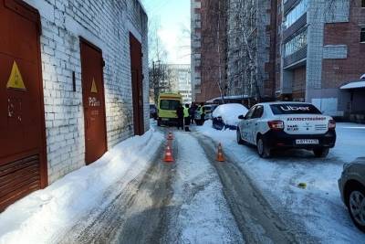 В Йошкар-Оле автомобиль наехал на мальчика, катившегося с горки - mk.ru - респ. Марий Эл