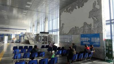 В Тюмени отложен вылет самолета в Курган, севшего в Рощино из-за непогоды в Зауралье - znak.com - Москва - Тюмень - Курганская обл. - Курган
