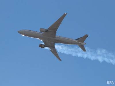 В США назвали вероятную причину возгорания двигателя у Boeing-777, который начал распадаться в воздухе - gordonua.com - США