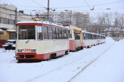 В мэрии Екатеринбурга объяснили морозами коллапс в работе общественного транспорта - znak.com - Екатеринбург