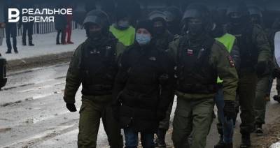 Владимир Путин - Максим Платонов - Ужесточение штрафов за митинги, запрет на высаживание безбилетников: Путин подписал ряд новых законов - realnoevremya.ru