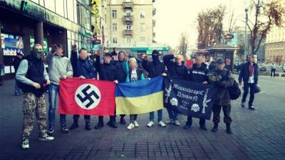 Адольф Гитлер - Украинские нацисты заявили, что гитлеровцы считали украинцев «арийцами» - news-front.info - Украина