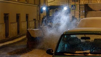 В праздники с КАД вывезли 1600 кубометров снега - dp.ru - Ленинградская обл. - Санкт-Петербург