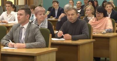 Госслужащих заставят подтвердить владение украинским языком: кому и когда придется сдавать экзамен - focus.ua