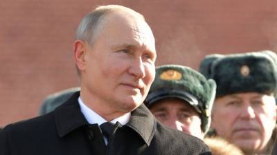 Владимир Путин - Дмитрий Песков - Песков объяснил, почему Путин был на морозе без шапки - 5-tv.ru