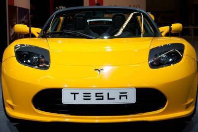 Кэти Вуд - Кэти Вуд выкупила Tesla, падавшую на 13% - smartmoney.one