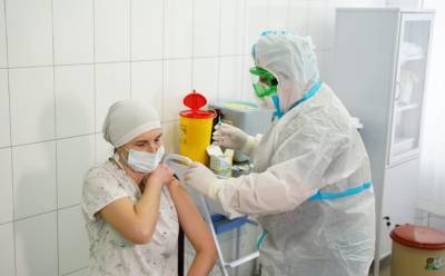 В Киевской области начали делать прививки от коронавируса: кто первым получил вакцину - politeka.net - Киевская обл.