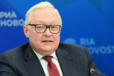 Сергей Рябков - Джо Байден - В России призвали избавиться от власти «ядовитого» доллара - lenta.ru - Москва