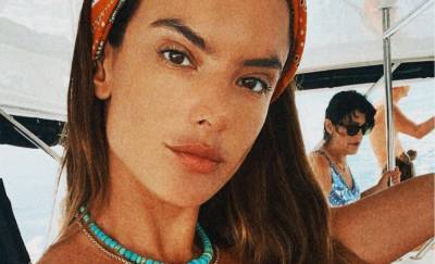 Алессандра Амбросио - Звезда Victoria’s Secret показала, как потеет в спортзале в пикантном костюме: "Нагибаемся..." - sport.politeka.net