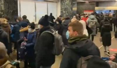 В Москве по требованию полиции закрывали станцию метро "Славянский бульвар" - newizv.ru - Москва