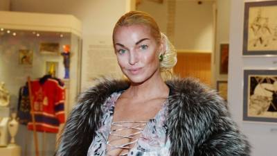 Анастасия Волочкова - «Я счастлива»: Волочкова поздравила с 23 февраля тяжелобольного любимого мужчину - 5-tv.ru