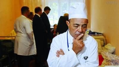 Максим Степанов - Украинские врачи массово отказываются прививаться индийской вакциной от коронавируса - riafan.ru