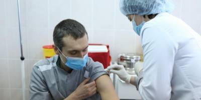 «Волнующее мгновение». В Украине началась вакцинация от COVID-19 — хроника, фото, что рассказывают привитые - nv.ua - Киев - Черкассы - Борисполь