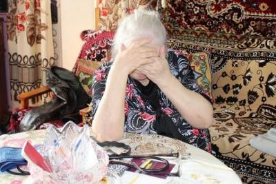 В Смоленске незнакомка обманом проникла в квартиру пенсионерки, которую обокрала - rabochy-put.ru - Смоленск