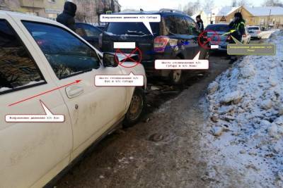 Тяжело в ученье: автомобиль с литерой «У» попал в тройное ДТП в Костроме - kostroma.mk.ru - Кострома