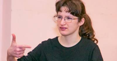 В Калининграде собирают деньги на мощные слуховые аппараты для 19-летней девушки с тугоухостью - klops.ru - Калининград