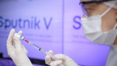Россиянам сообщили о снижении отпускной цены на вакцину "Спутник V" - politros.com - Lima