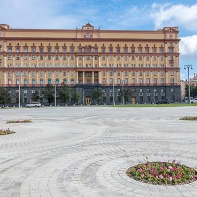 Александр Невский - Феликс Дзержинский - Открылось голосование о возможной установке монумента на Лубянке - radiomayak.ru