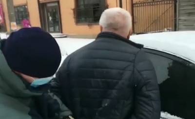 В Тверской области сотрудники ФСБ задержали мужчин, пытавшихся за крупную взятку вернуть изъятые у них «левые» сигареты - afanasy.biz - Тверская обл. - Следственный Комитет