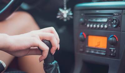 На тюменской трассе автоинспекторы задержали пьяную молодую девушку с ребенком - nashgorod.ru - Тюмень - Омск