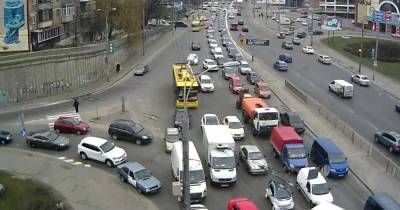 В Киеве ограничат движение на Индустриальном путепроводе: где ожидать пробки - focus.ua - Киев