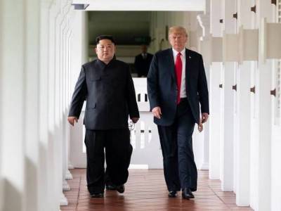Дональд Трамп - Ким Ченын - Джон Болтон - Трамп предлагал подвезти Ким Чен Ына на «борту номер один» до дома после саммита в Ханое - rosbalt.ru - КНДР - Вьетнам - Пхеньян - Ханой