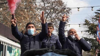 Никола Пашинян - Ишхан Сагателян - В центре Еревана начался митинг оппозиции - iz.ru - Ереван