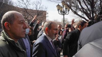 Никола Пашинян - Генштаб ВС Армении выпустил новое заявление по ситуации в стране - russian.rt.com