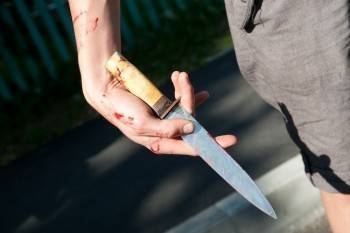 23-летний вологжанин с ножом в руках расправился с двумя знакомыми - vologda-poisk.ru - район Вологодский