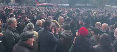 Никола Пашинян - «Революция «Искандеров»: против Пашиняна выступили военные, в небе боевая авиация - free-news.su