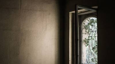 Константин Салаев - СК организовал проверку после падения 12-летнего мальчика из окна в Твери - nation-news.ru - Тверь