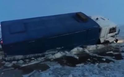 Зимник Якутии: КАМАЗы подо льдом и стрельба из карабина (видео) - zr.ru - респ. Саха