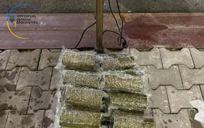 Украинец через Крым пытался вывезти в РФ партию каннабиса - korrespondent.net - Украина - Крым - Херсон