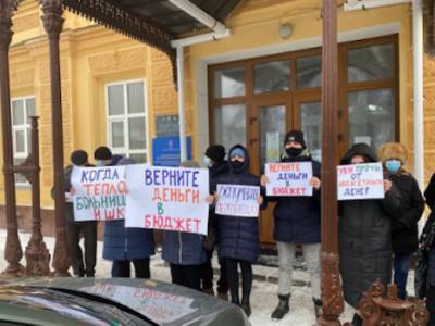 Владимир Воронин - Жители Путивля Сумской области протестовали против повышения зарплат чиновникам и главам общин - gordonua.com - Сумская обл.