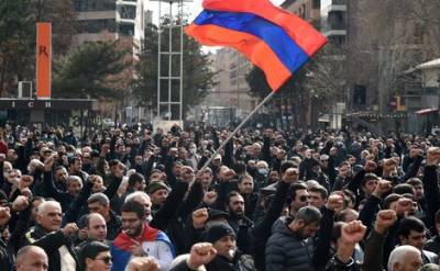 Никола Пашинян - Армянская оппозиция заявила о бессрочной акции протеста, которая будет продолжаться, пока Пашинян не покинет свой пост - echo.msk.ru - Ереван