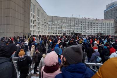 Суд отменил штраф красноярцу, который вышел из дома во время митинга - kras.mk.ru