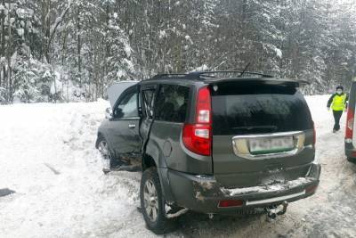 Автомобиль вынесло на «встречку» на подъезде к Петрозаводску - karel.mk.ru - Петрозаводск - республика Карелия