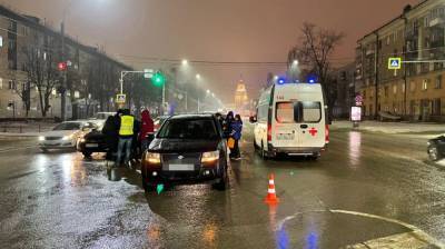 В массовом ДТП в центре Воронежа погиб автомобилист - vestivrn.ru - Воронеж