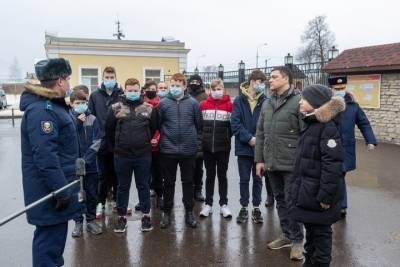 Михаил Ведерников - Мечту сироты из Печор исполнил псковский губернатор - mk-pskov.ru - Псковская обл. - Псков