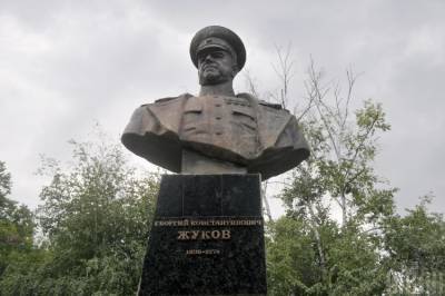 Георгий Жуков - Сергей Стерненко - У памятника Жукову в Харькове дежурит полиция: Известно зачем - news.bigmir.net - Харьков