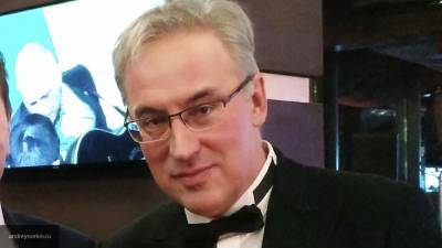 Андрей Норкин - Анекдот Норкина про гаишника в эфире "Место встречи" рассмешил публику - newinform.com - Москва